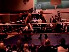 October_27,_2006_Supergirl_Title_Match_flv_000155072.jpg