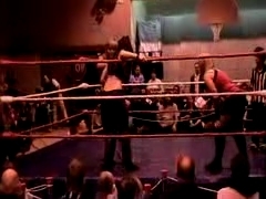 October_27,_2006_Supergirl_Title_Match_flv_000159910.jpg