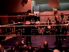 October_27,_2006_Supergirl_Title_Match_flv_000160911.jpg