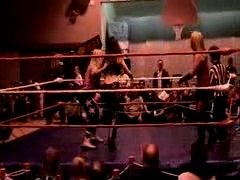 October_27,_2006_Supergirl_Title_Match_flv_000161495.jpg