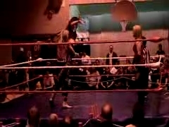 October_27,_2006_Supergirl_Title_Match_flv_000163830.jpg