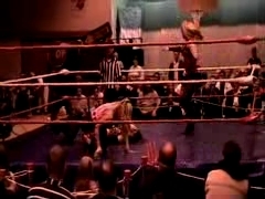 October_27,_2006_Supergirl_Title_Match_flv_000169753.jpg