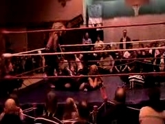 October_27,_2006_Supergirl_Title_Match_flv_000175926.jpg