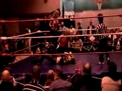 October_27,_2006_Supergirl_Title_Match_flv_000178679.jpg