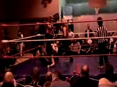 October_27,_2006_Supergirl_Title_Match_flv_000180013.jpg