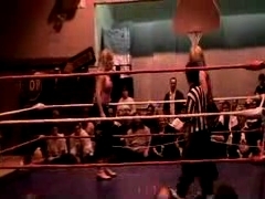 October_27,_2006_Supergirl_Title_Match_flv_000183350.jpg