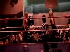 October_27,_2006_Supergirl_Title_Match_flv_000183851.jpg