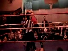 October_27,_2006_Supergirl_Title_Match_flv_000185435.jpg