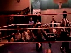 October_27,_2006_Supergirl_Title_Match_flv_000187271.jpg