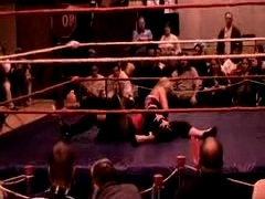 October_27,_2006_Supergirl_Title_Match_flv_000189439.jpg