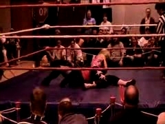 October_27,_2006_Supergirl_Title_Match_flv_000190274.jpg