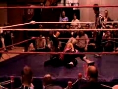 October_27,_2006_Supergirl_Title_Match_flv_000191608.jpg