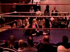 October_27,_2006_Supergirl_Title_Match_flv_000194862.jpg