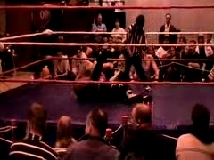 October_27,_2006_Supergirl_Title_Match_flv_000195362.jpg