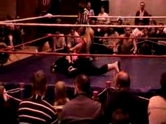 October_27,_2006_Supergirl_Title_Match_flv_000196780.jpg