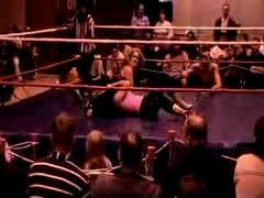 October_27,_2006_Supergirl_Title_Match_flv_000197614.jpg