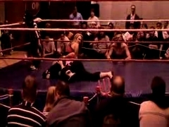 October_27,_2006_Supergirl_Title_Match_flv_000199449.jpg