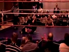 October_27,_2006_Supergirl_Title_Match_flv_000200784.jpg