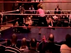 October_27,_2006_Supergirl_Title_Match_flv_000201618.jpg