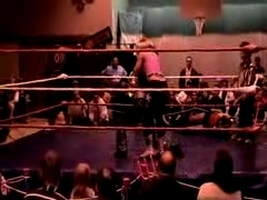 October_27,_2006_Supergirl_Title_Match_flv_000211628.jpg