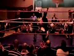 October_27,_2006_Supergirl_Title_Match_flv_000212296.jpg