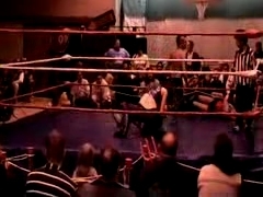 October_27,_2006_Supergirl_Title_Match_flv_000212796.jpg