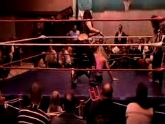 October_27,_2006_Supergirl_Title_Match_flv_000214047.jpg