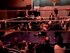 October_27,_2006_Supergirl_Title_Match_flv_000216884.jpg