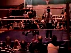 October_27,_2006_Supergirl_Title_Match_flv_000218135.jpg