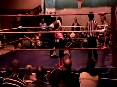 October_27,_2006_Supergirl_Title_Match_flv_000219469.jpg