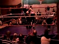 October_27,_2006_Supergirl_Title_Match_flv_000220220.jpg