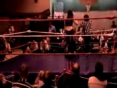 October_27,_2006_Supergirl_Title_Match_flv_000222306.jpg