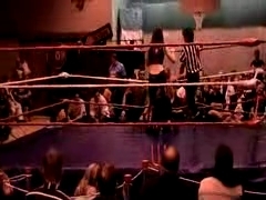 October_27,_2006_Supergirl_Title_Match_flv_000222723.jpg