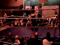 October_27,_2006_Supergirl_Title_Match_flv_000224224.jpg