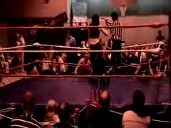 October_27,_2006_Supergirl_Title_Match_flv_000225058.jpg