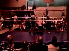 October_27,_2006_Supergirl_Title_Match_flv_000227144.jpg