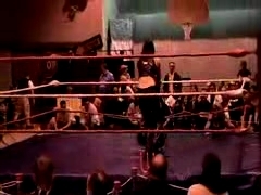 October_27,_2006_Supergirl_Title_Match_flv_000228812.jpg