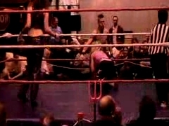 October_27,_2006_Supergirl_Title_Match_flv_000234568.jpg