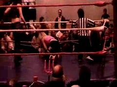 October_27,_2006_Supergirl_Title_Match_flv_000235569.jpg