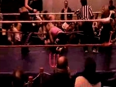 October_27,_2006_Supergirl_Title_Match_flv_000235986.jpg