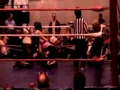 October_27,_2006_Supergirl_Title_Match_flv_000237404.jpg