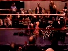 October_27,_2006_Supergirl_Title_Match_flv_000241408.jpg