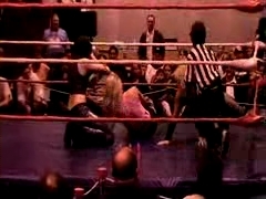 October_27,_2006_Supergirl_Title_Match_flv_000243160.jpg