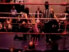 October_27,_2006_Supergirl_Title_Match_flv_000243994.jpg