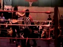 October_27,_2006_Supergirl_Title_Match_flv_000246163.jpg