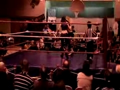 October_27,_2006_Supergirl_Title_Match_flv_000251001.jpg