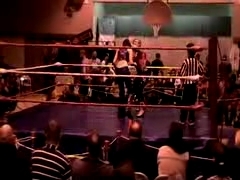 October_27,_2006_Supergirl_Title_Match_flv_000251585.jpg