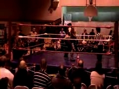 October_27,_2006_Supergirl_Title_Match_flv_000254338.jpg