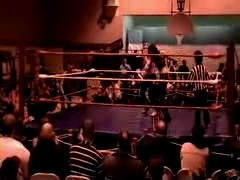 October_27,_2006_Supergirl_Title_Match_flv_000255506.jpg