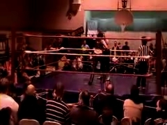 October_27,_2006_Supergirl_Title_Match_flv_000256673.jpg